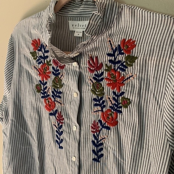 Velvet Graham Spencer‎ Embroidered Top | Medium - Picture 3 of 5